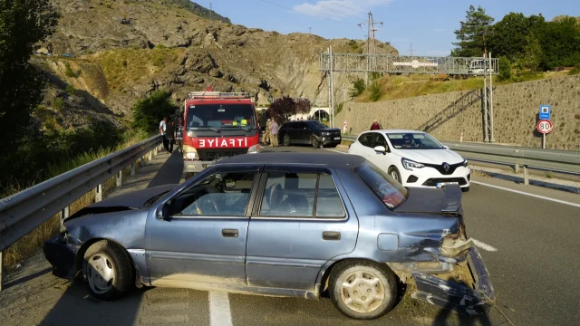 Gümüşhane-Trabzon Kara Yolunda Zincirleme Trafik Kazası: 1 Yaralı