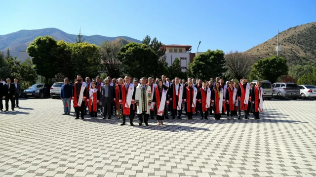 Gümüşhane Üniversitesi 2025-2026 Akademik Yılına Görkemli Bir Törenle Başladı