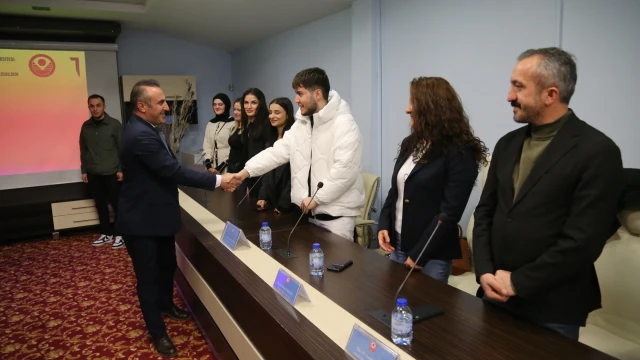 Gümüşhane Üniversitesi Senatosu’nda Kapılar Öğrencilere Açıldı
