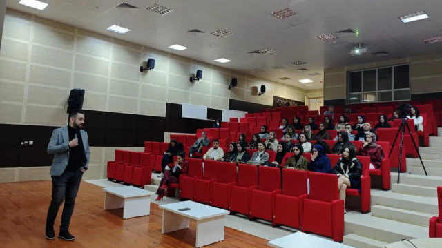 Gümüşhane Üniversitesi’nde ‘Bilim Kafe’ Etkinliği: Dilin Toplumsal Gerçekliği Ele Alındı