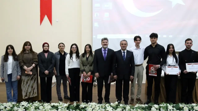 Gümüşhane Üniversitesi’nde ‘Düşünceden Şiire Yolculuk’ Programı Düzenlendi