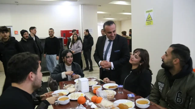 Gümüşhane Üniversitesi’nde Geleneksel İftar Sofrası: Rektör Yıldız Gençlerle Buluştu