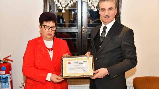 Gümüşhane Valiliği'nde 45 yıllık hizmetin ardından duygusal veda: Ülkü Köklü emekli oldu
