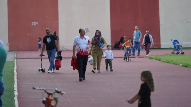 Gümüşhane Yenişehir Stadı Yaz Akşamlarının Vazgeçilmez Adresi Oldu