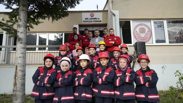 Gümüşhane’de ‘Gençlik İtfaiyesi’ projesiyle afet bilinci temelden kazandırılıyor