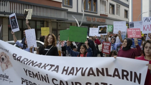 Gümüşhane’de Hayvanları Koruma Günü’nde anlamlı yürüyüş