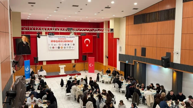 Gümüşhane'de Şehir ve Üniversite Gençliği İftar Sofrasında Kenetlendi