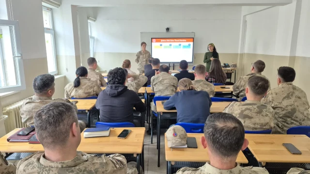Gümüşhane’de ŞÖNİM, Emniyet ve Jandarma İş Birliğiyle Kadına Şiddetle Mücadele Eğitimi Düzenlendi