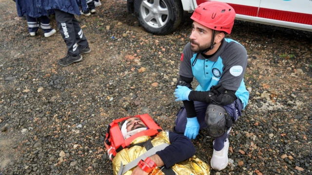 Gümüşhane'de UMKE Ekiplerinden Yağış Altında Heyelan ve Trafik Kazası Tatbikatı — Fotoğraf 8