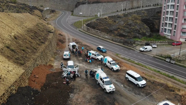Gümüşhane'de UMKE Ekiplerinden Yağış Altında Heyelan ve Trafik Kazası Tatbikatı — Fotoğraf 15
