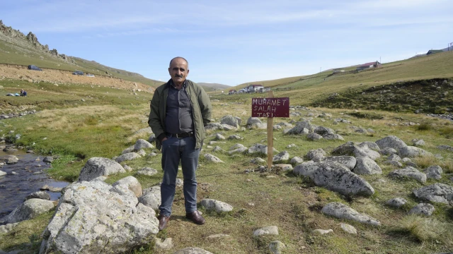 Gümüşhane’deki "Salah Taşı" Tartışmasında Tabela ve Bank Bir Gecede Kayboldu — Fotoğraf 1