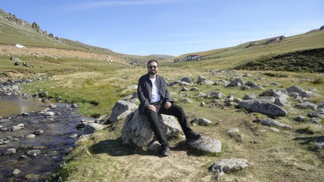 Gümüşhane’deki "Salah Taşı" Tartışmasında Tabela ve Bank Bir Gecede Kayboldu — Fotoğraf 5