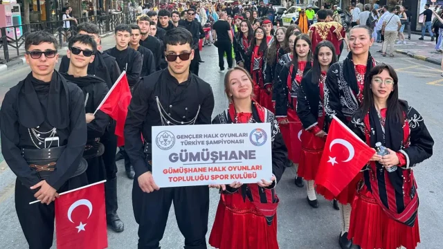 Gümüşhaneli Folklorcular 5 Bin Kişiyle Guinness Dünya Rekoruna Ortak Oldu
