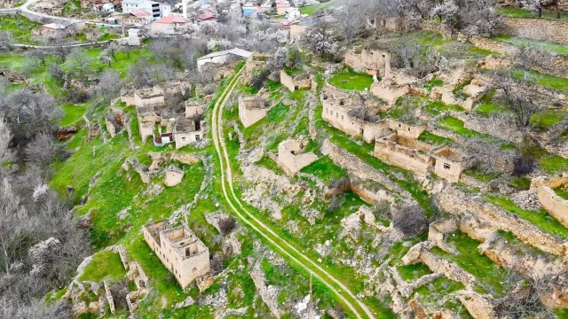 Gümüşhane’nin saklı hazinesi "Eski Mardin" görünümüyle büyülüyor!