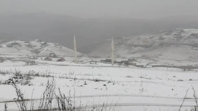 Gümüşhane'nin yüksek kesimleri beyaz gelinliği giydi