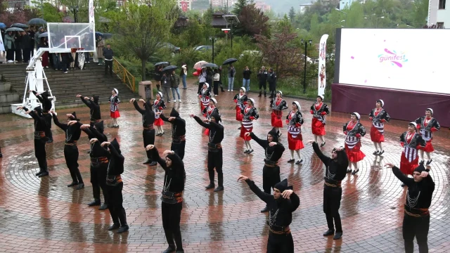 Günifest’te İlk Gün Coşkusu Kampüsü Sardı