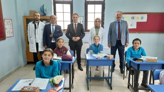 İl Milli Eğitim Müdürü Doğan, Çamur'da Öğrencilerle Buluştu — Fotoğraf 2