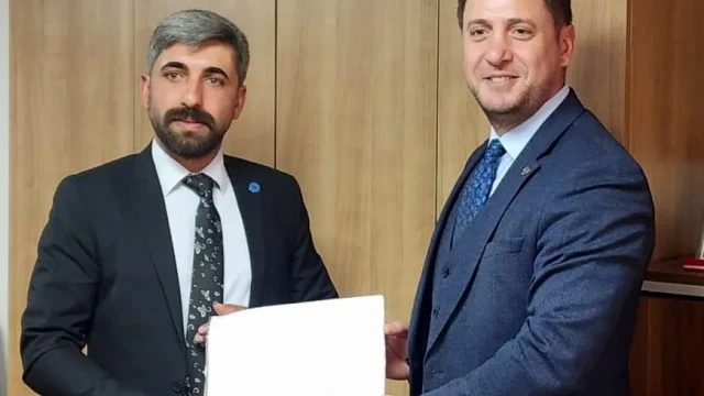 Kadir Kural ve Yönetimi Mazbatalarını Aldı