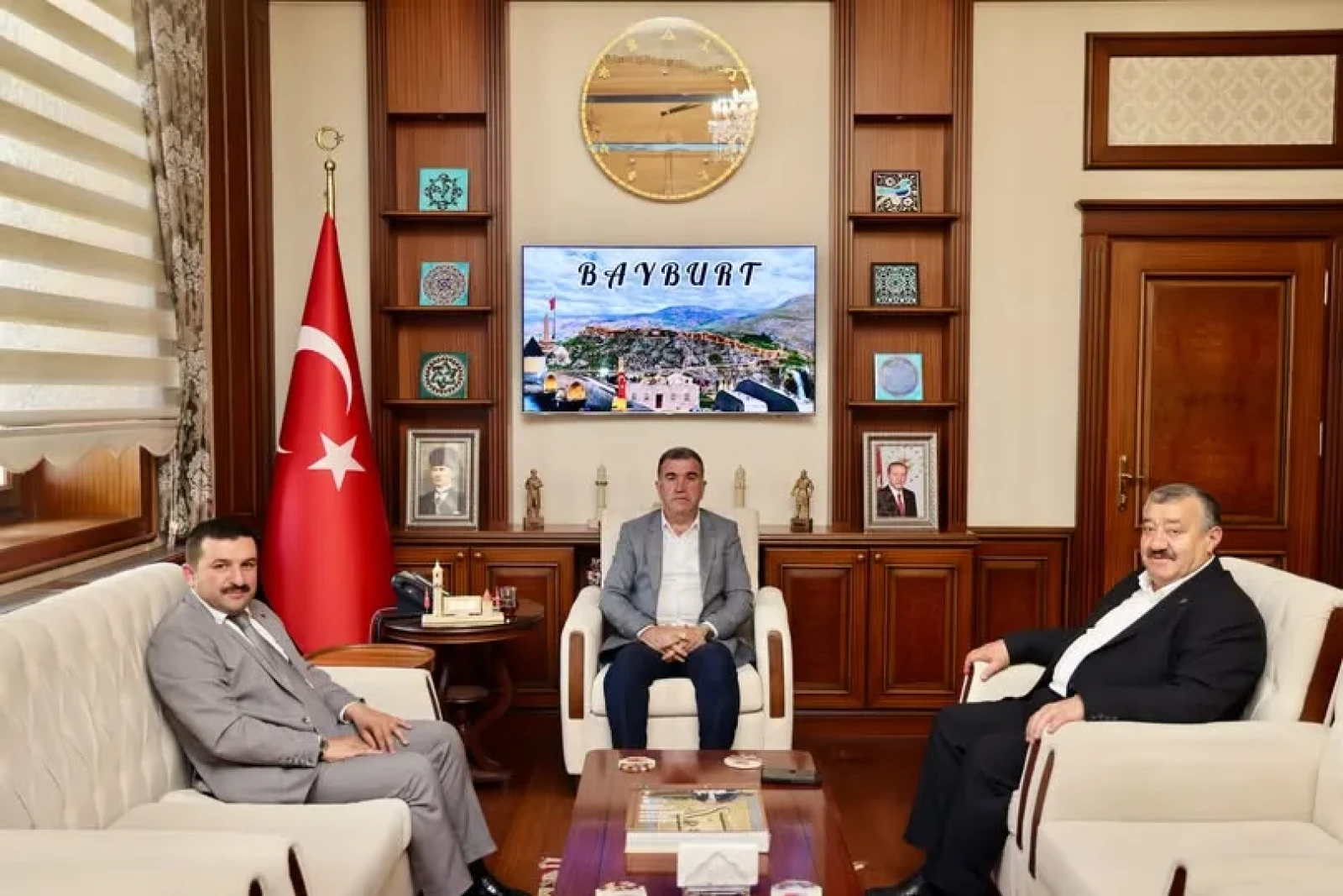 Kaymakam Yılmaz ve Başkan Yılmaz’dan Vali Eldivan’a Guinness Daveti