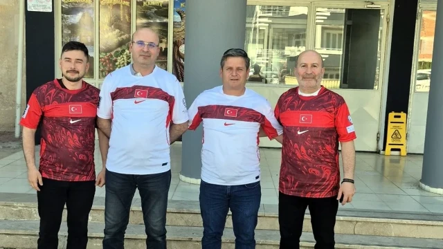 Kelkit Türk Eğitim-Sen’den Öğretmen Babalara Ay-Yıldızlı Babalar Günü Sürprizi