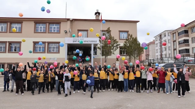 Kelkit’te 23 Nisan Sevinci: 4 Bin 141 Öğrenciye Futbol Topu Dağıtıldı