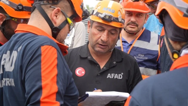 Kelkit’te 6.9’luk Deprem Senaryosu! Ekipler Enkaz Altındakiler İçin Zamanla Yarıştı — Fotoğraf 8