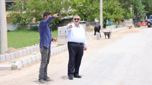 Kelkit’te Bahçelievler Mahallesinde Yol Seferberliği