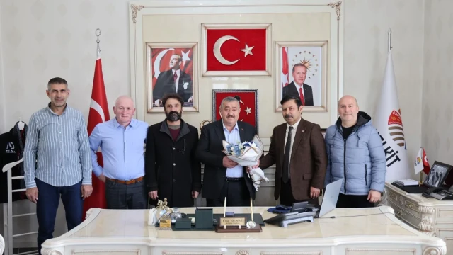 Kelkit’te “Ben Tepeden Tırnağa Kelkitim” Şiir Gecesine Teşekkür Ziyareti