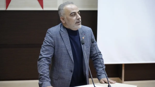 Köprülü, İletişim Fakültesi Öğrencileriyle Gazeteciliği Konuştu