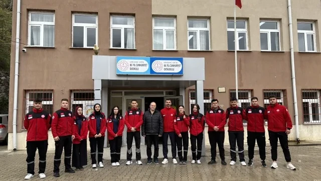 Kürtün Meslek Yüksekokulu Öğrencilerinden Eğitimcilere Vefa Ziyareti
