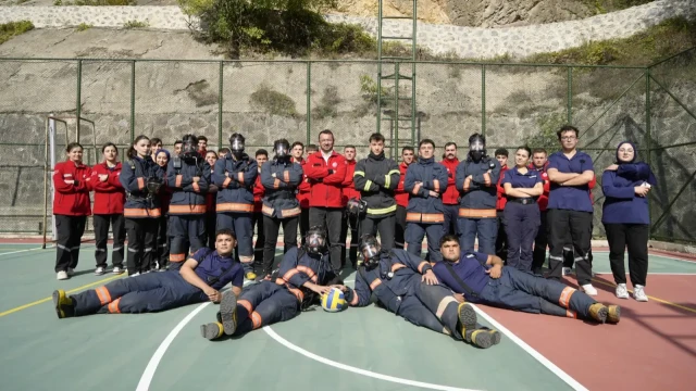 Kürtün'de nefes” kesen eğitim: Oksijen bittiğinde maç biter
