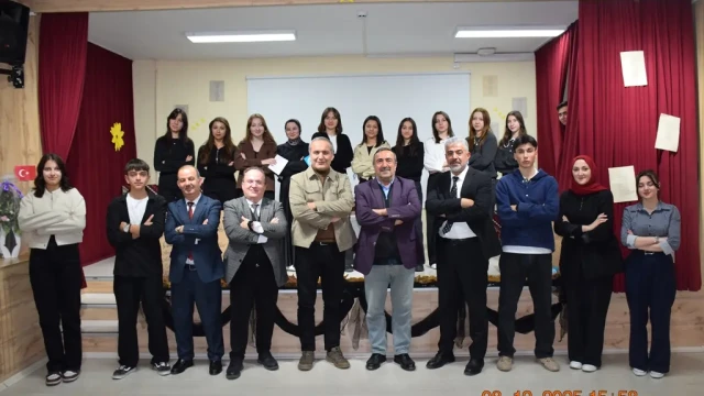 Mareşal Çakmak Sosyal Bilimler Lisesi’nde Kültür Şöleni: Şiirler Konuştu