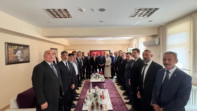 MHP Gümüşhane'de 15. olağan kongre heyecanı Mete Kaya güven tazeledi