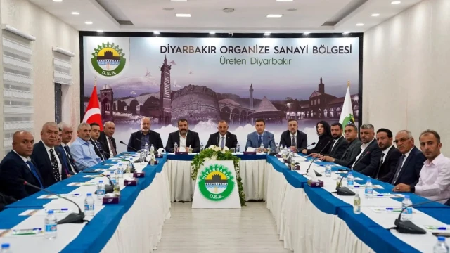 Milletvekili Küçük, Diyarbakır’da “Terörsüz Türkiye İçin” Buluşmalarına Başkanlık Etti