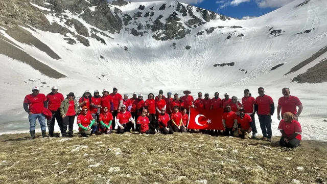 Milli Takım İçin 2 Bin 730 Metrede Ay-Yıldızlı Bayrak Açıldı