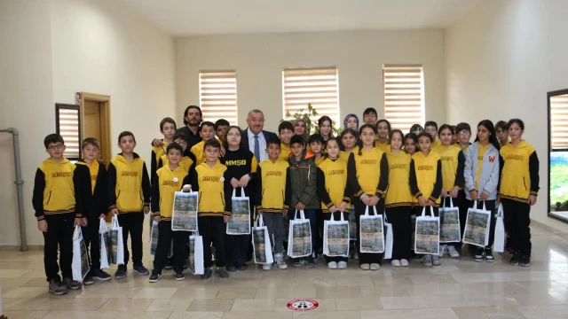 Öğrencilerden Kelkit Belediyesi’ne Anlamlı Ziyaret