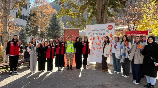 Psikoloji Öğrencileri “Kadına Yönelik Şiddete DUR” Etkinliğinde Sahadaydılar