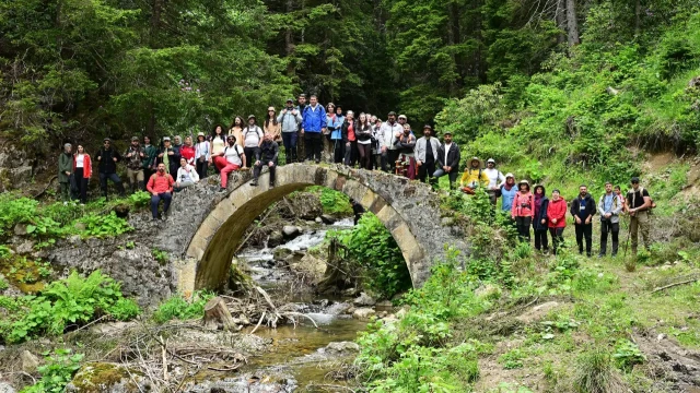 Santa’nın kayıp yolunda Tarihin İzini Sürdüler