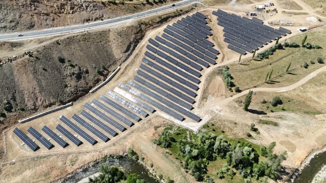 Şiran’da hibrit GES devreye alındı: Kutup Enerji’nin kurulu gücü 135,71 MW’a ulaştı