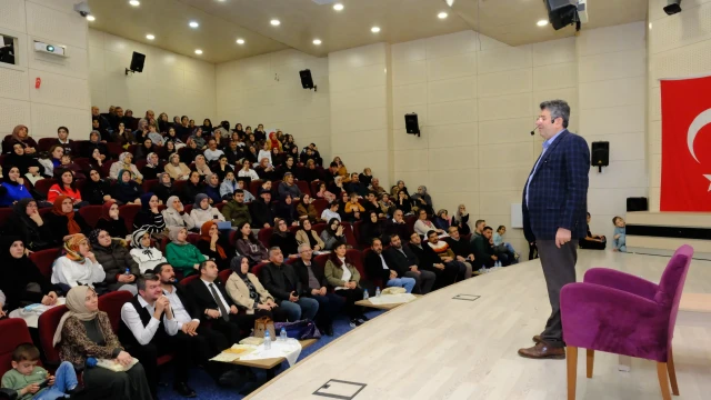 Şiran’da Kültür ve Sanat Rüzgârı: Alişan Kapaklıkaya ile Gönül Kapıları Aralandı