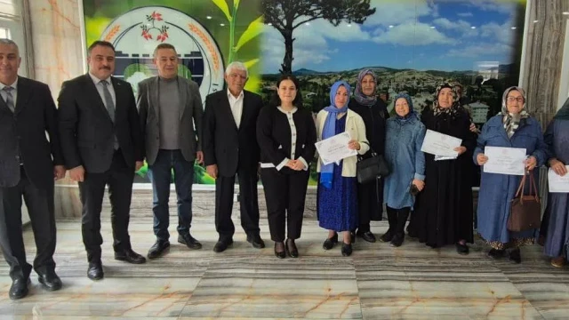 Şiran’da Okuma-Yazma Kursu Katılımcılarına Belgeleri Takdim Edildi