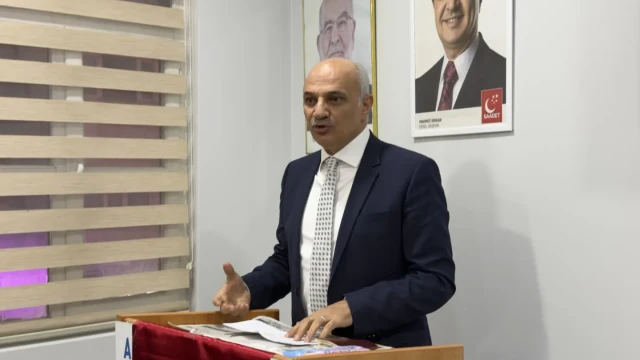 SP İstanbul Milletvekili Aydın’dan Gümüşhane’de Sert Mesajlar: “Plastik Gündemlerle Gümüşhane Yönetilemez, Bayat Çayı İçmeyeceğiz”