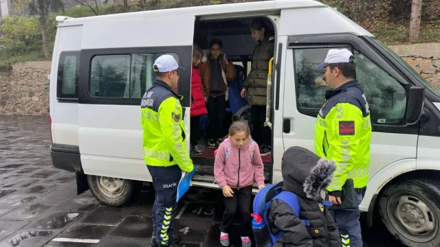 Trafik Jandarmasından Güvenli Okul Yolu Denetimi