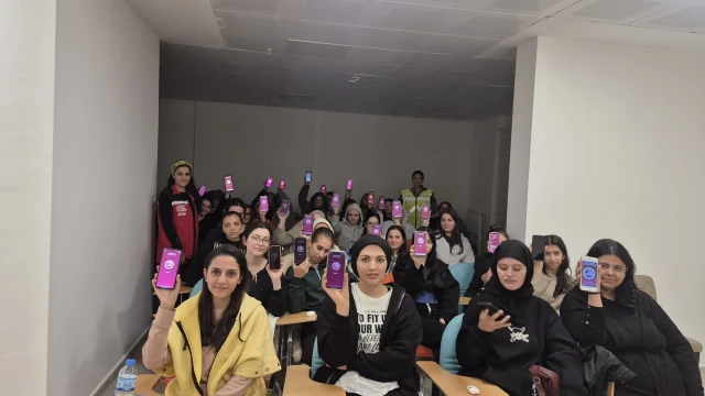 Üniversiteli gençlere farkındalık eğitimi