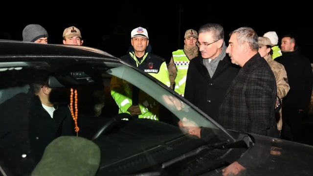 Vali Aydın Baruş, görev başındaki personelin yeni yılını kutladı
