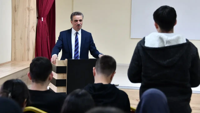 Vali Baruş'tan Gençlere Altın Değerinde Öğütler