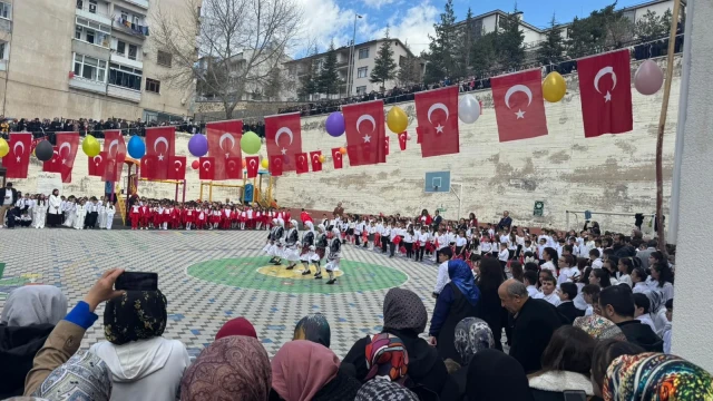 Yusuf Çiftçioğlu İlkokulu 23 Nisanı Coşkuyla kutladı