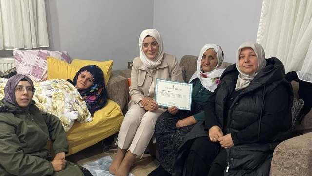 AK Parti Gümüşhane Kadın Kolları Saha Çalışmalarını Sürdürüyor — Fotoğraf 2