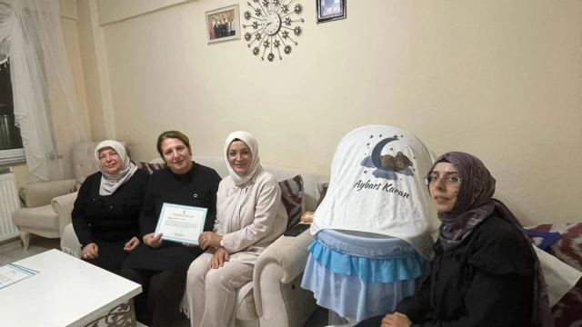 AK Parti Gümüşhane Kadın Kolları Saha Çalışmalarını Sürdürüyor — Fotoğraf 3