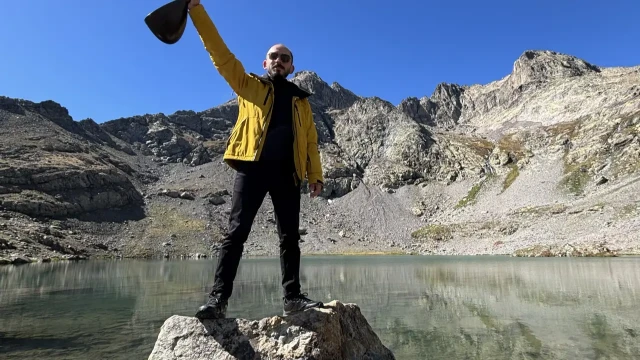 Ekim Ayında Karların Üzerinde Yürüdüler, 2 Bin 980 Metrede Cura Dinlediler — Fotoğraf 1